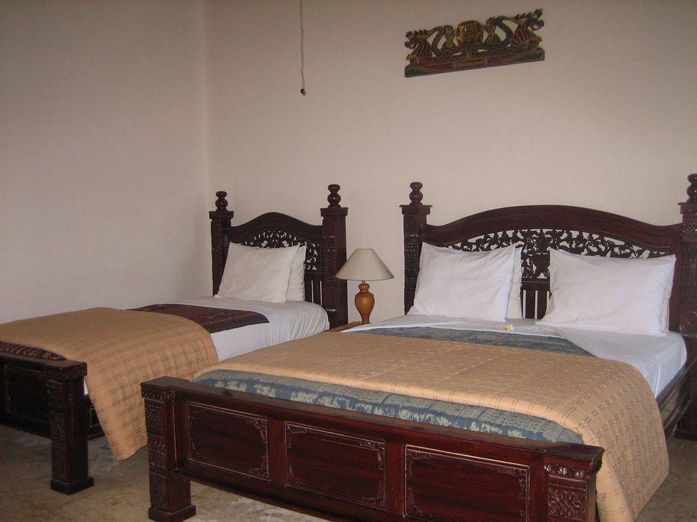 Double One Villas Amed  Exterior photo