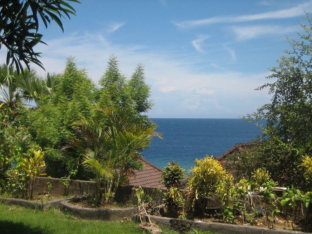 Double One Villas Amed  Exterior photo