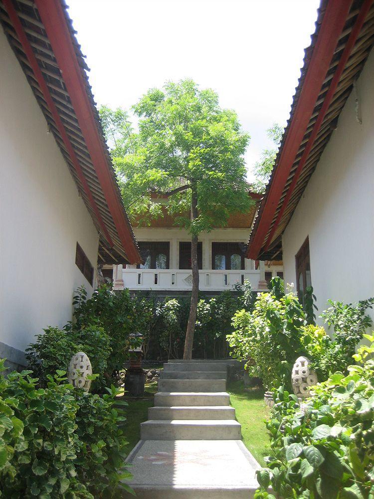 Double One Villas Amed  Exterior photo