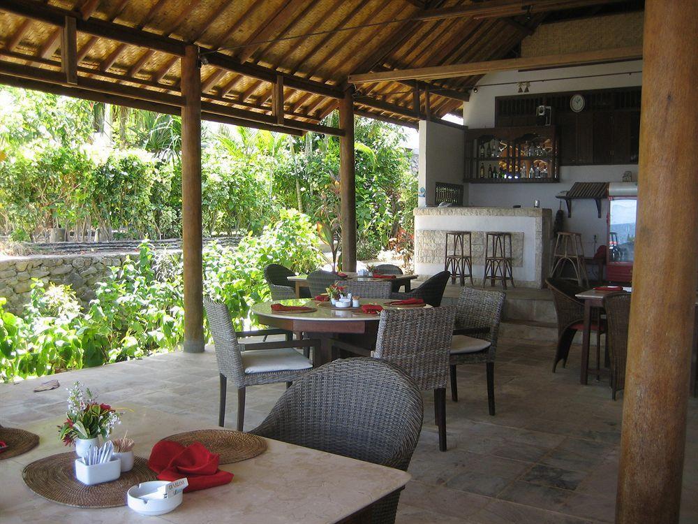 Double One Villas Amed  Exterior photo