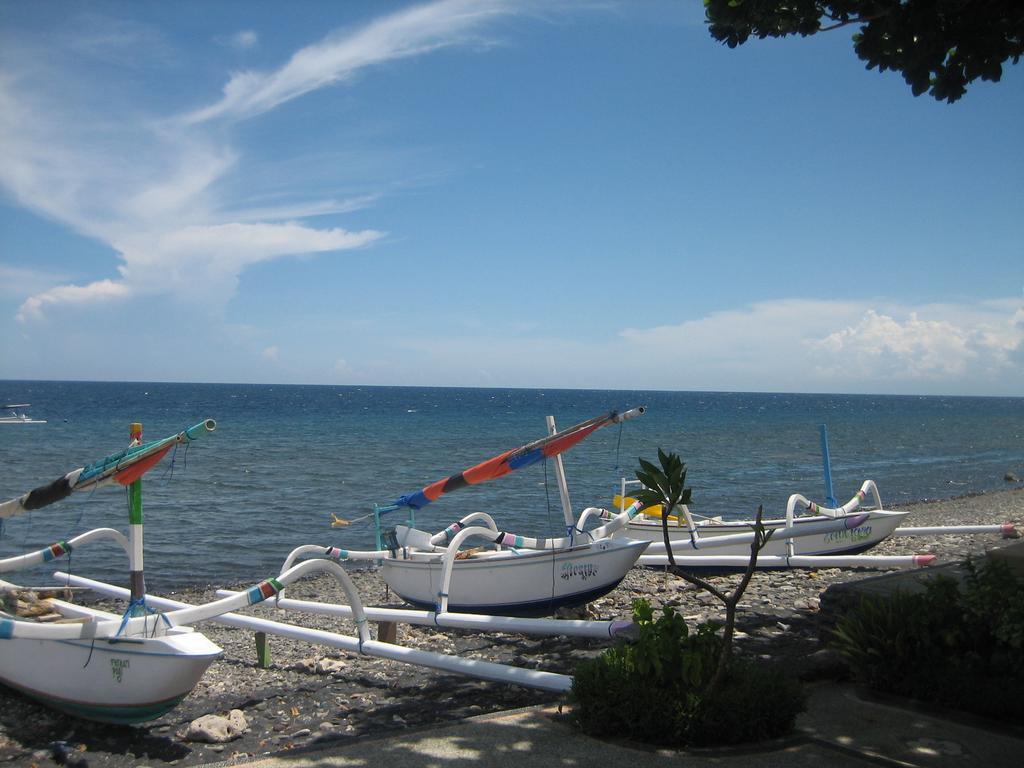 Double One Villas Amed  Exterior photo